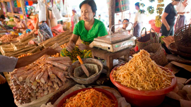 Day 12 Experience A Colorful Naung U Market