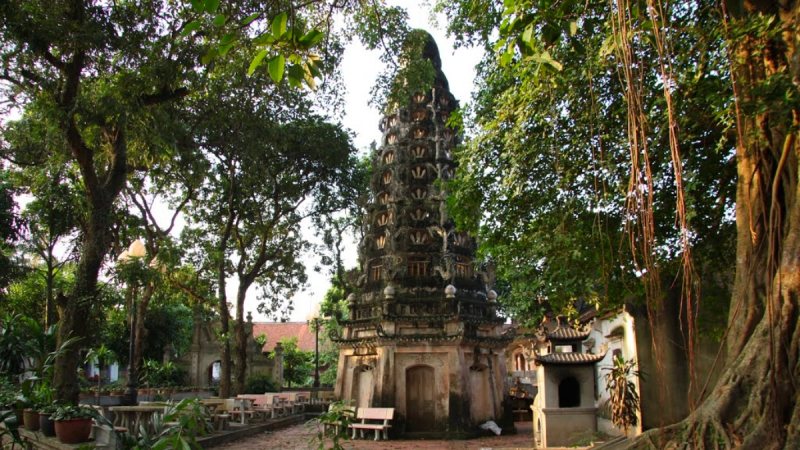 Go To The Mia Pagoda A Famous Historical Cultural Relic In Vietnam