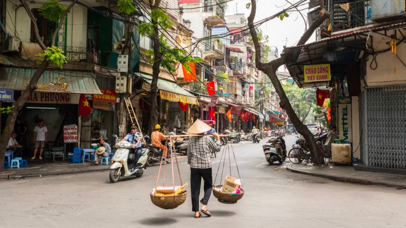 Explore Hidden Parts Of Hanoi And See How People Live