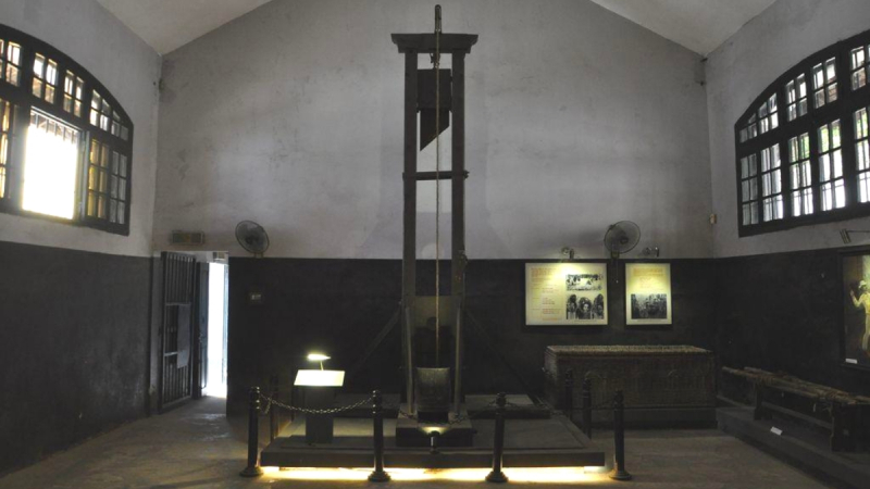 The Guillotine Of The French Colonialists