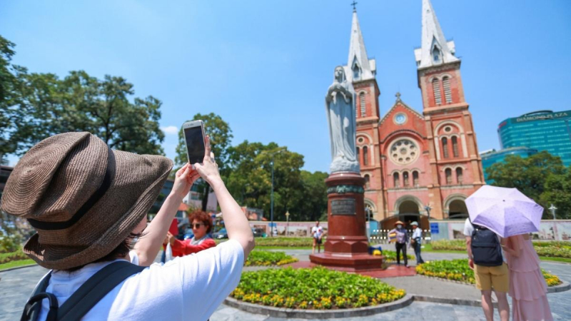Day 2 Take A Tour To Saigon Notre Dame Cathedral