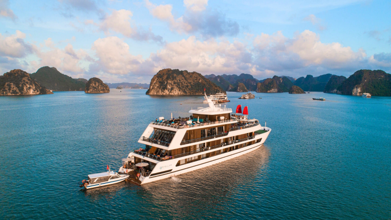 Experience A Day Cruise To Have A Whole Glimpse Into Halong Bay