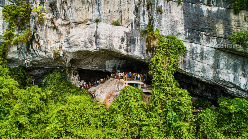Visiting Caves In Halong Bay