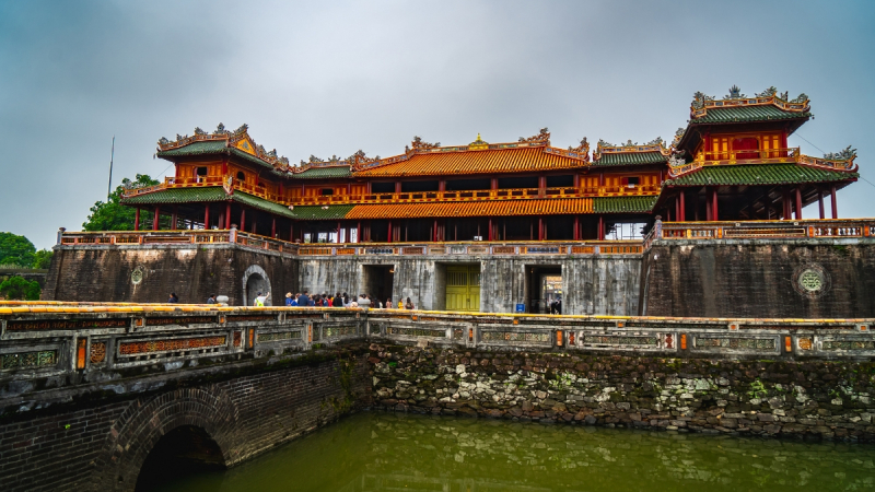 Spend 2 Hours To Visit The Hue Citadel