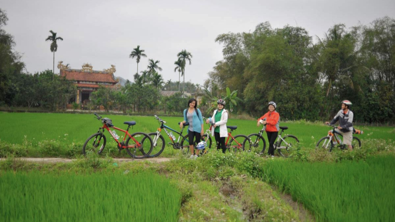 Day 8 On The Way Cycling To Thuy Bieu Village