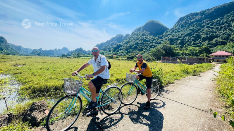 Day 9 Go Cycling In Viet Hai Village