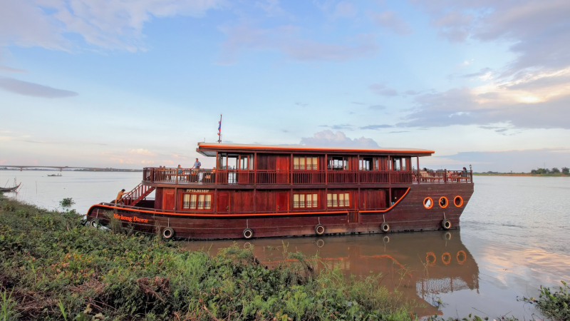Mekong Dawn Cruise Upstream 4 Days