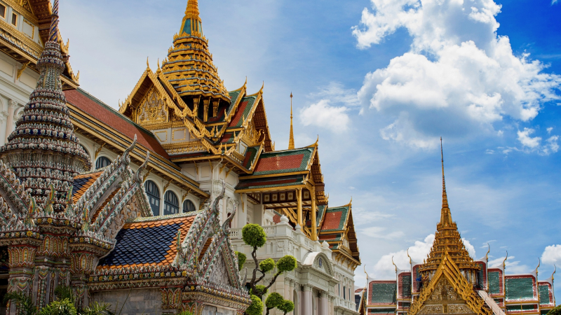Day 2 Witness The Impressive Temple Complex In The Grand Palace