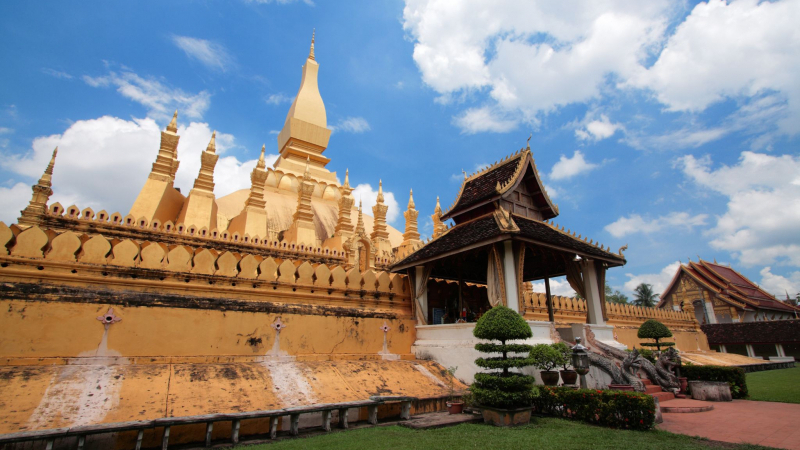 Day 12 Visit The Iconic Pha That Luang
