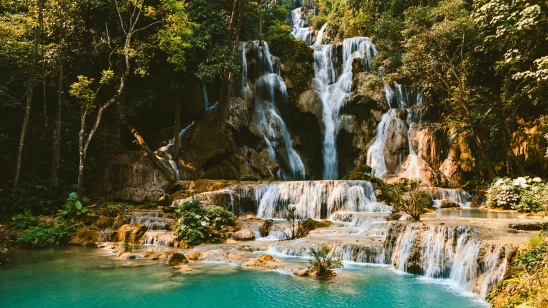 Day 3 Immerse Yourself In The Cool Water Flowing In Kuang Si Waterfall