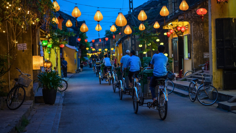 Day 7 Cyclo Tour Around Hoi An Town In The Evening