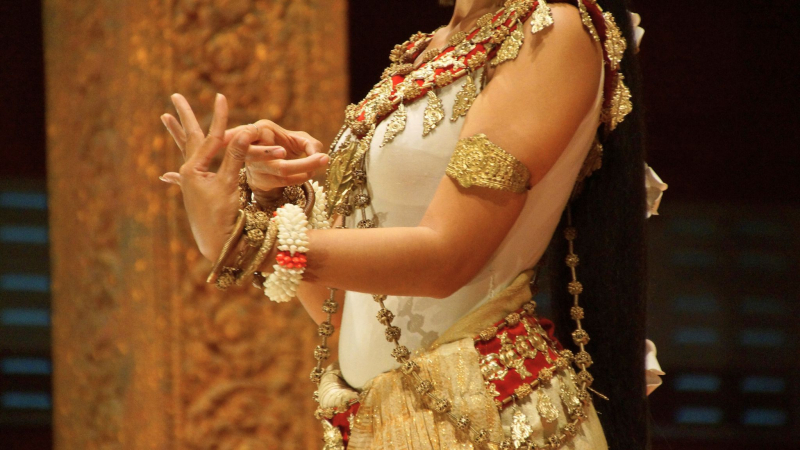 Day 1 Watch Beautiful Traditional Dances At Angkor Village Theater