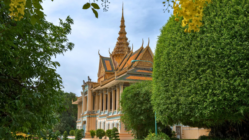 Day 4 Visit The Royal Palace, One Of Phnom Penh’s Most Splendid Architectural Achievements