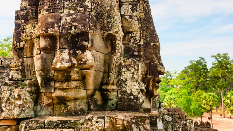 Day 2 Have A Trip To Bayon To Be Amazed At Hundreds Of Stone Head Statues