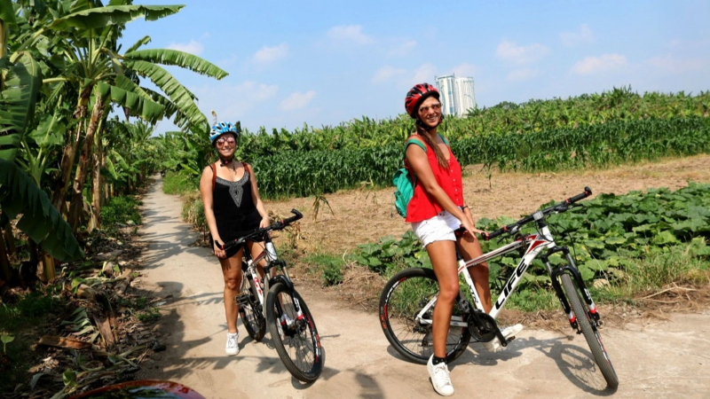 Hanoi Bike to Red River Island Half day