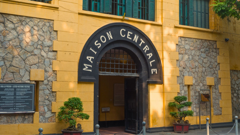 Learn More About Vietnamese Heroes When Coming To Hoa Lo Prison