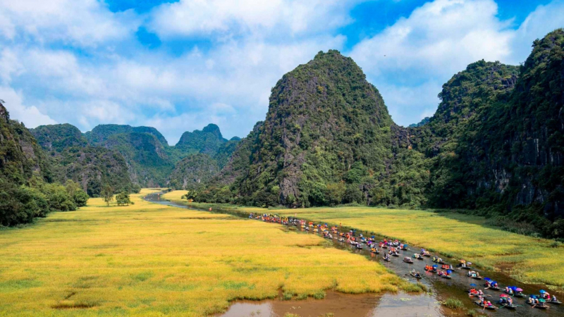 See Spectacular Landscapes At Tam Coc Valleys