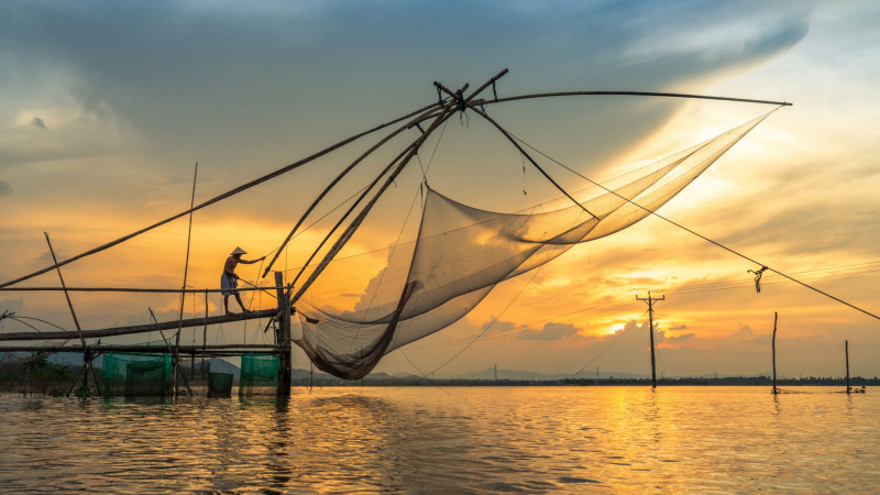 Immerse In The Daily Life Of Fishermen