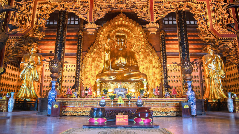 Marvel At The Majestic Beauty Of Gautama Buddha Statue
