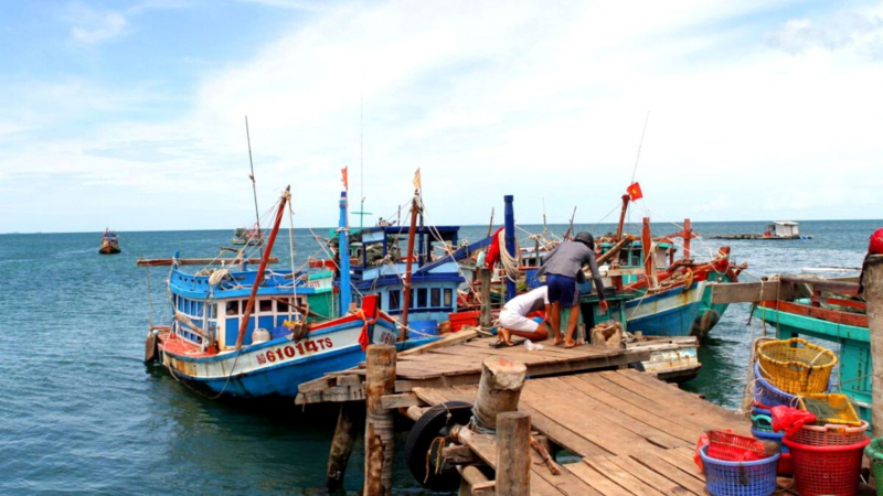 Lively Atmosphere Of Fishermen In Ham Ninh Village
