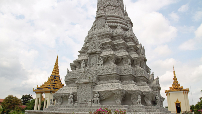 Admire The Incredible Architectural Wonder Of Silver Pagoda