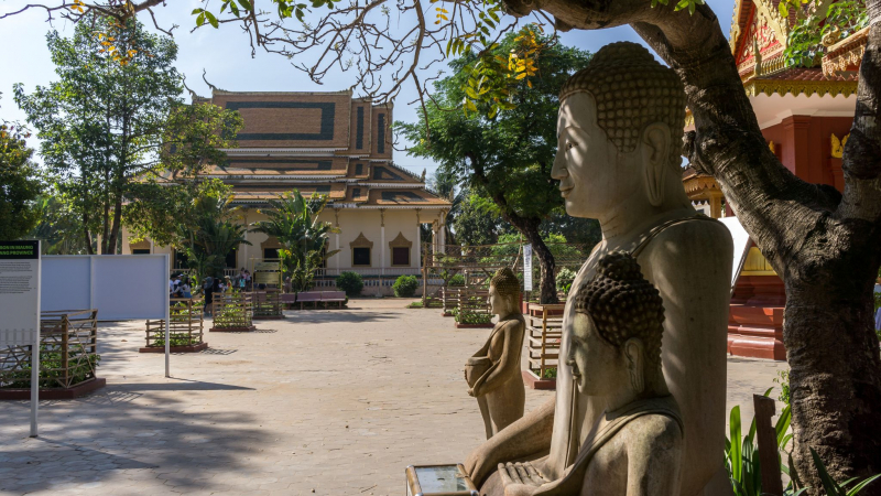 Day 4 Learn More About The Painful Historical Stories Of The Cambodian At Wat Thmei