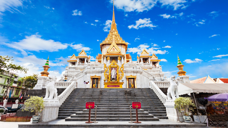 The Famous Wat Traimit Temple