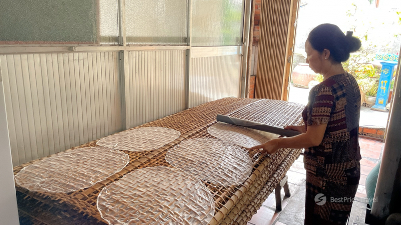 Day 13 Witness The Process Of Making Rice Paper
