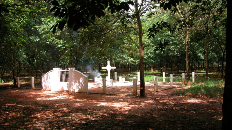 Visit Long Tan Battle Cross Memorial
