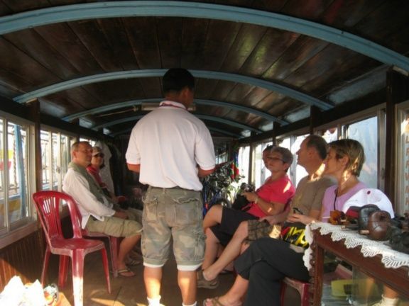Dragon Boat Trip To Thien Mu Pagoda