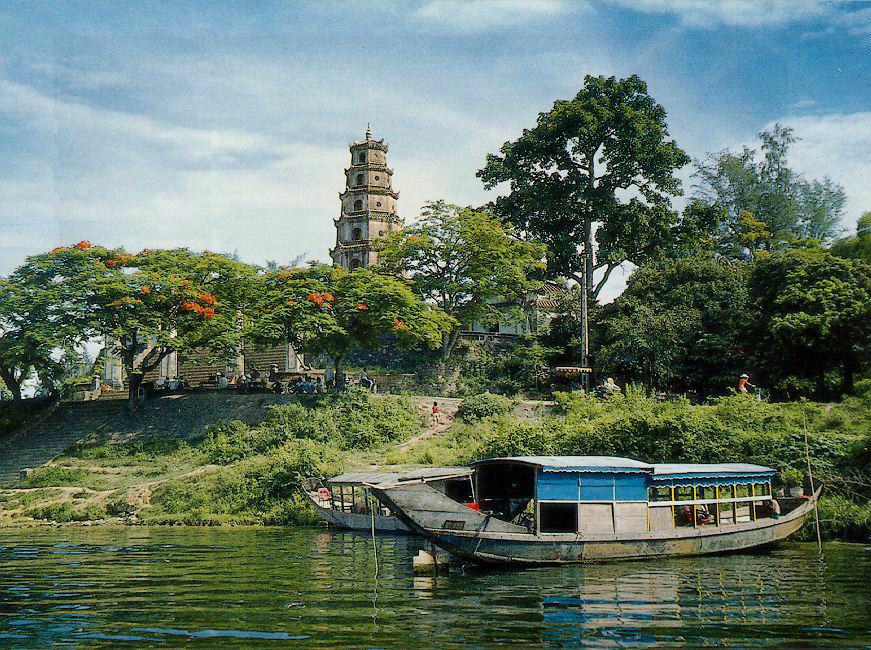 Boat Trip To Thien Mu Pagoda