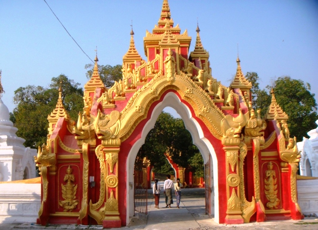 Myanmar Kuthodaw Pagoda