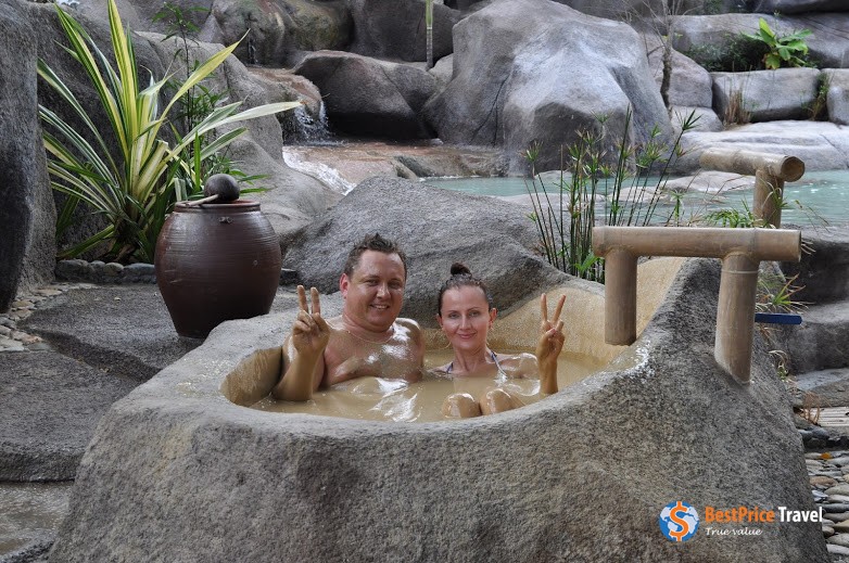 Relaxing In A Mineral Mud Bath Tub I-Resort