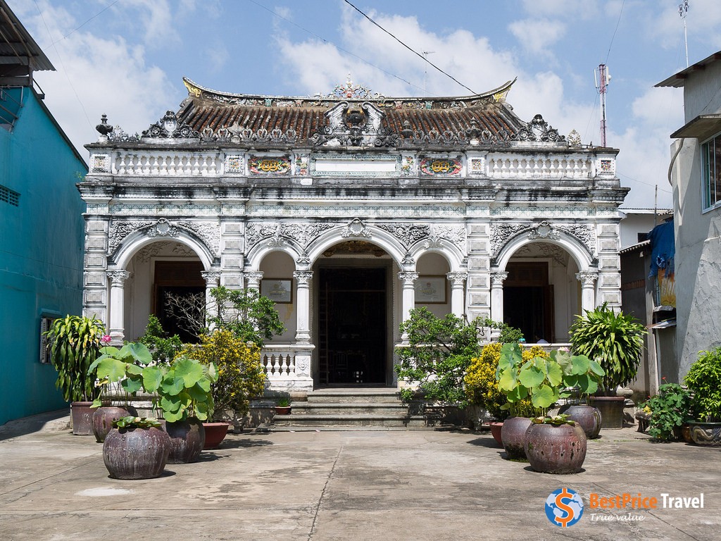 Ancient House Of Huynh Thuy Le