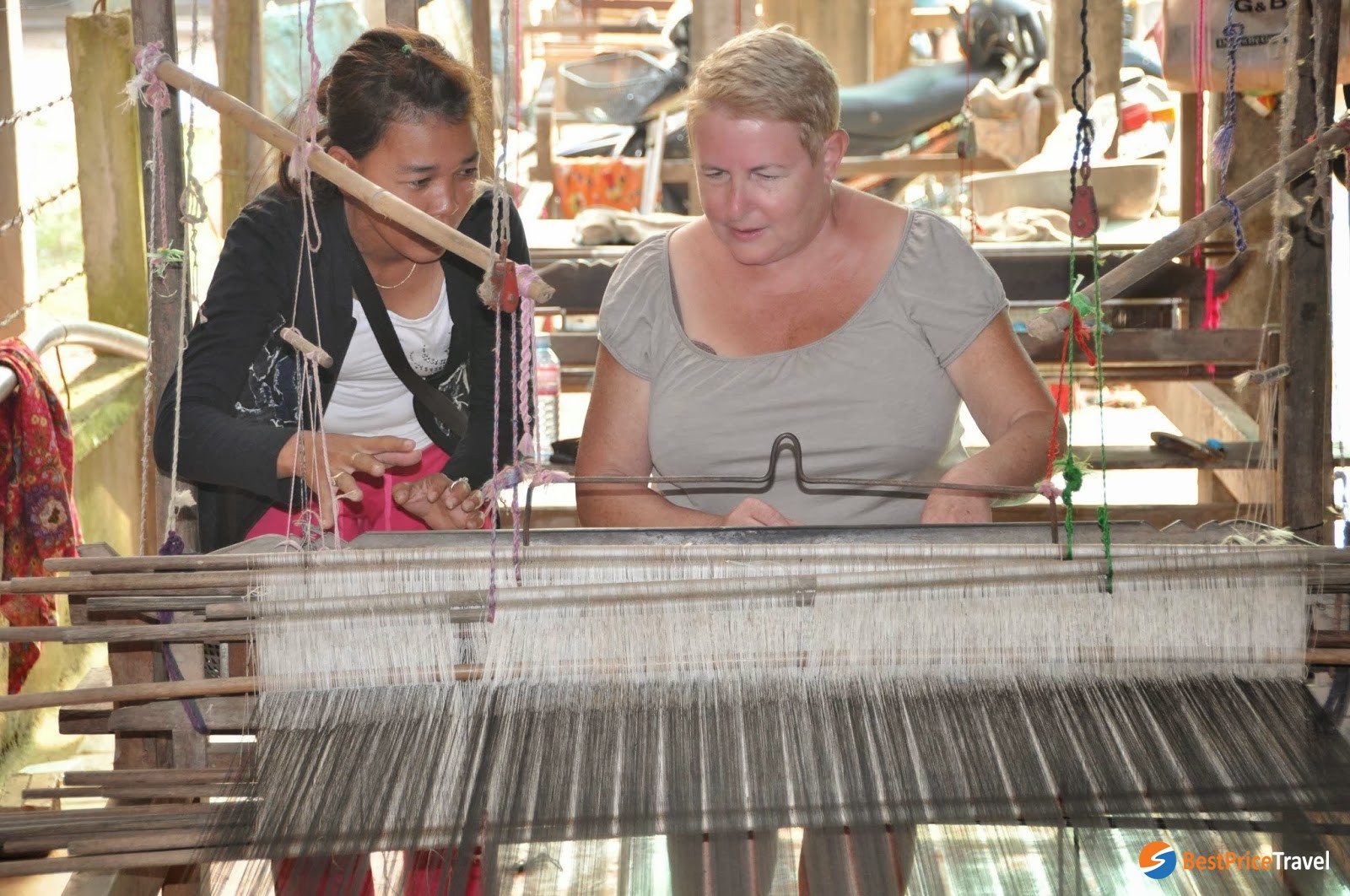 Try Hands At Weaving