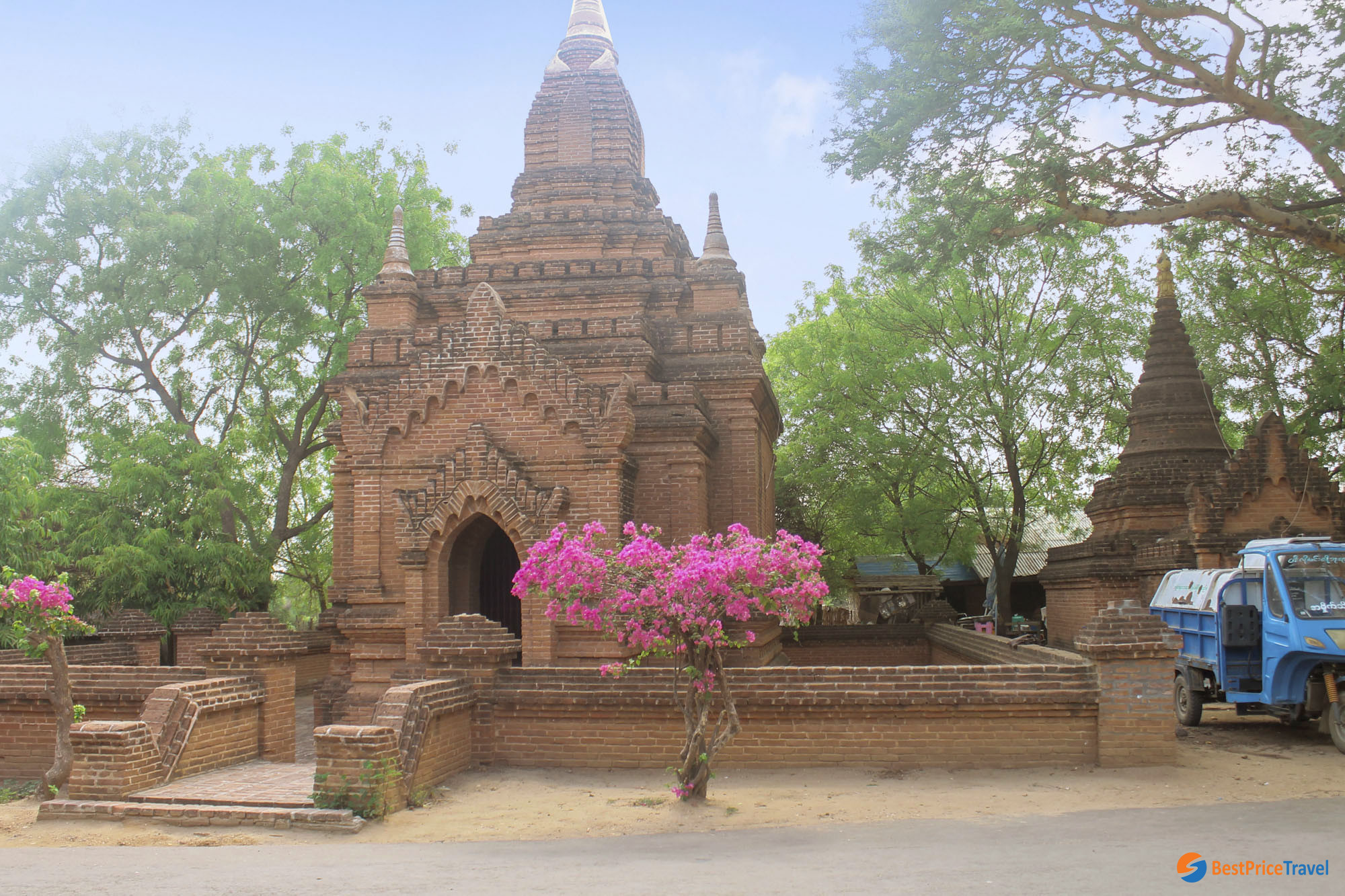 Htilominlo Temple Bagan1