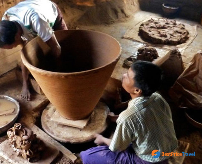 Kyauk Myaung Pots Making