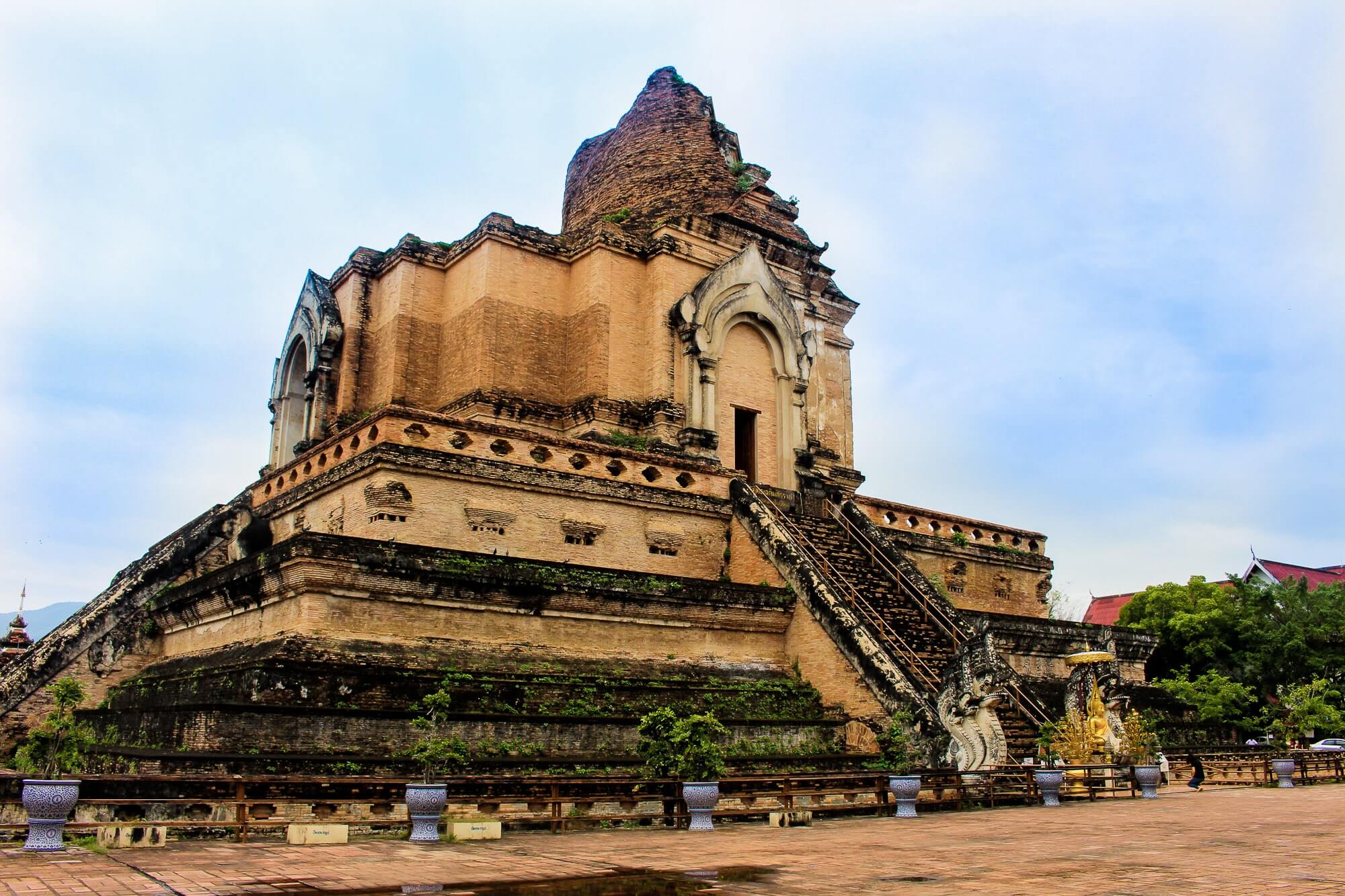 Chiang Mai Pagoda 2 Min