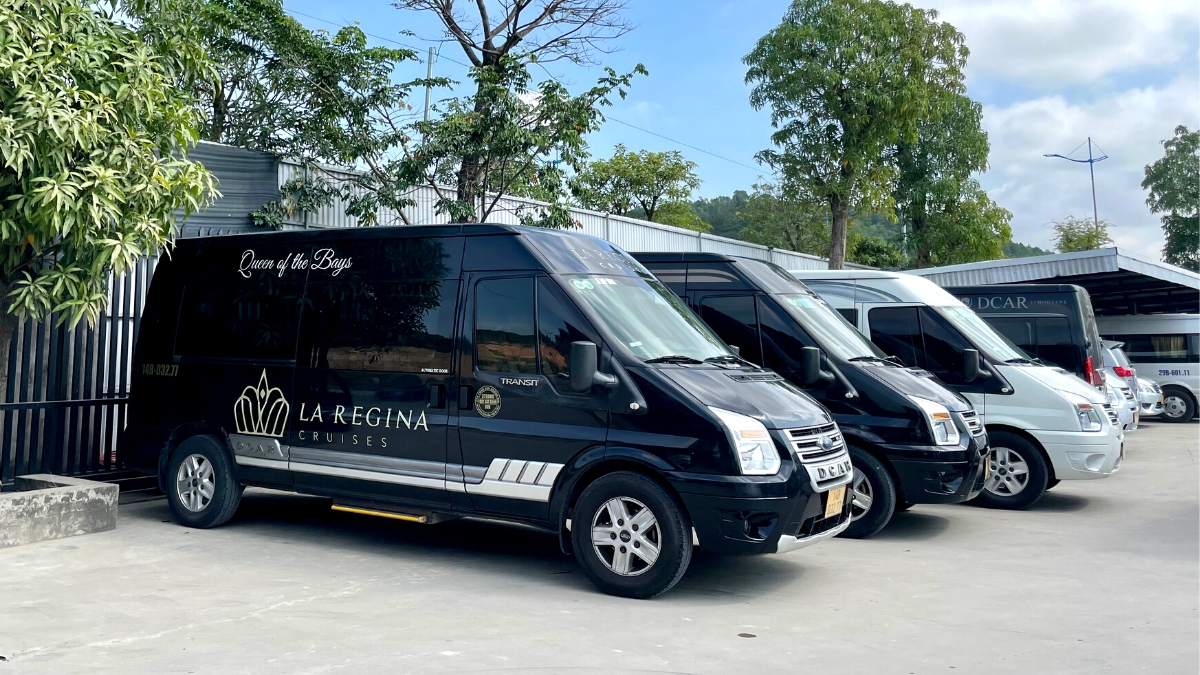 luxury shuttle bus of BestPrice travel to transfer from Hanoi to Halong