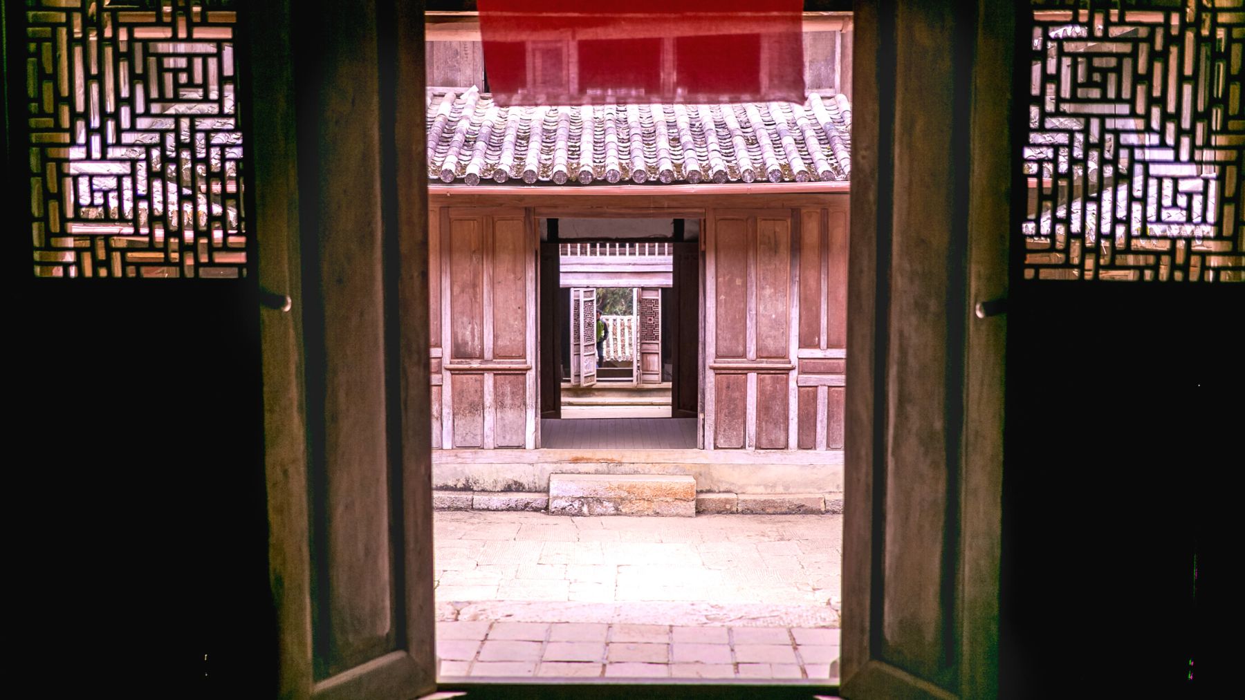 Visit The Ancient Palace Of H'mong King