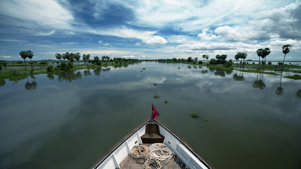 Upstream the Mekong River on Luxury Cruise 13 days