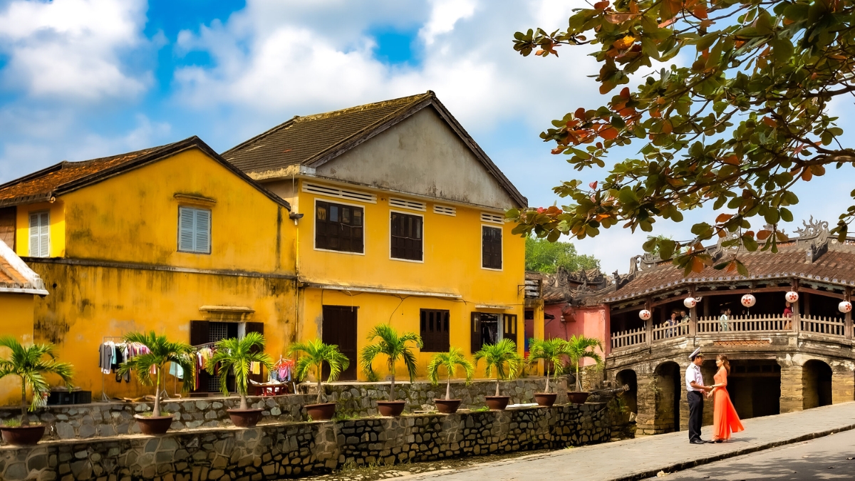 Day 17 Enjoy The Ancient Symbol Of Hoi An Town Japanese Covered Bridge