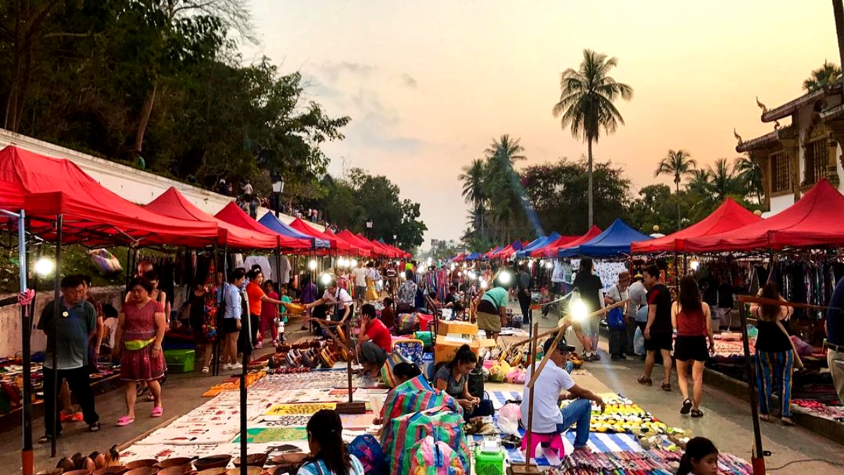 Day 1 Experience The Lifestyle In Night Market