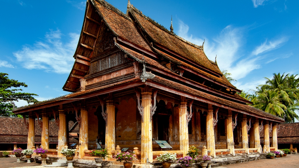 Day 4 Travel To Wat Si Saket, Evidenced By The Decaying Wooden Structures