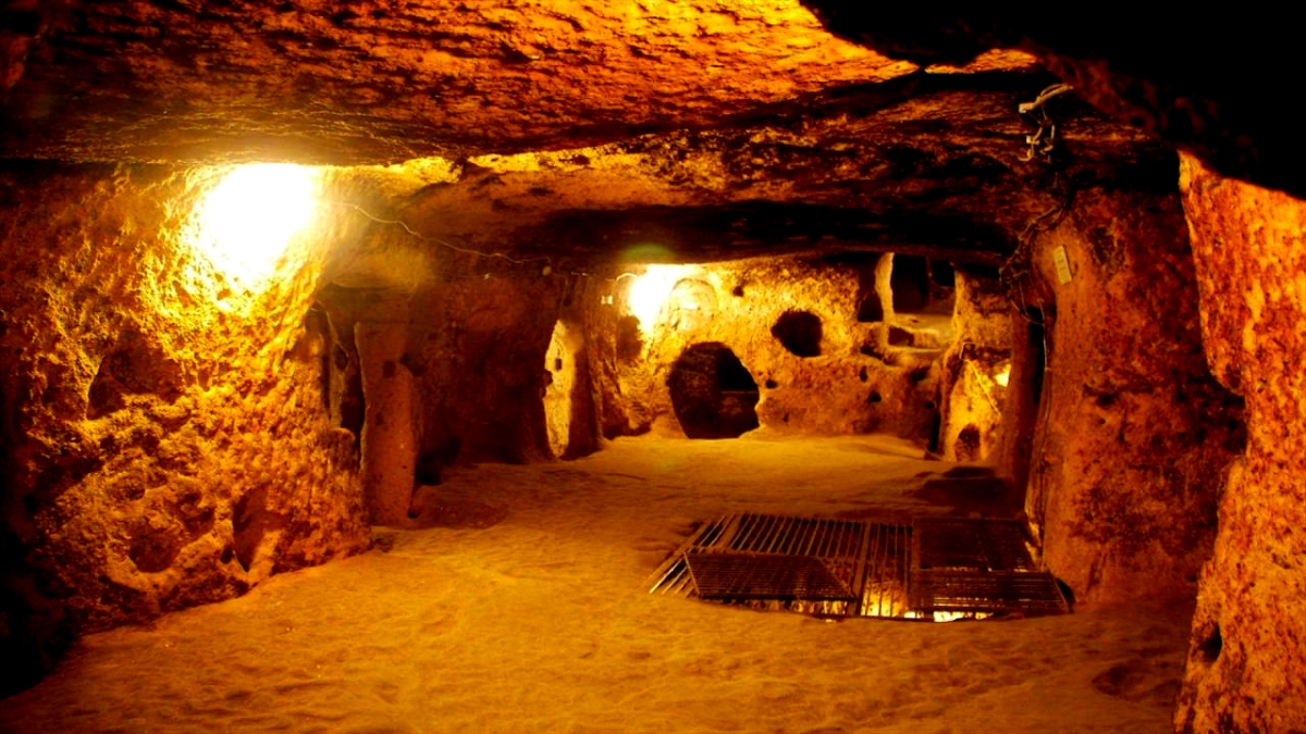 Day 11 Discover A Gigantic Underground Tunnel System Cu Chi Tunnel