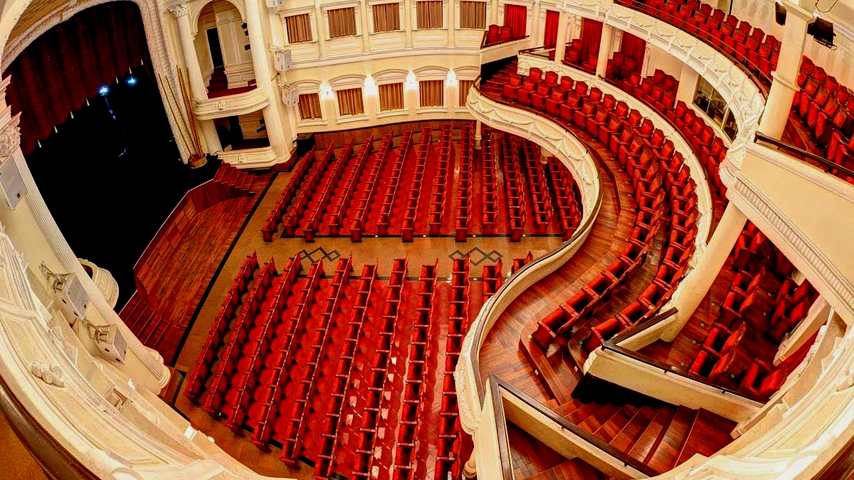 Day 11 Saigon Opera House, One Of The Outstanding Examples Of French Colonial Architecture