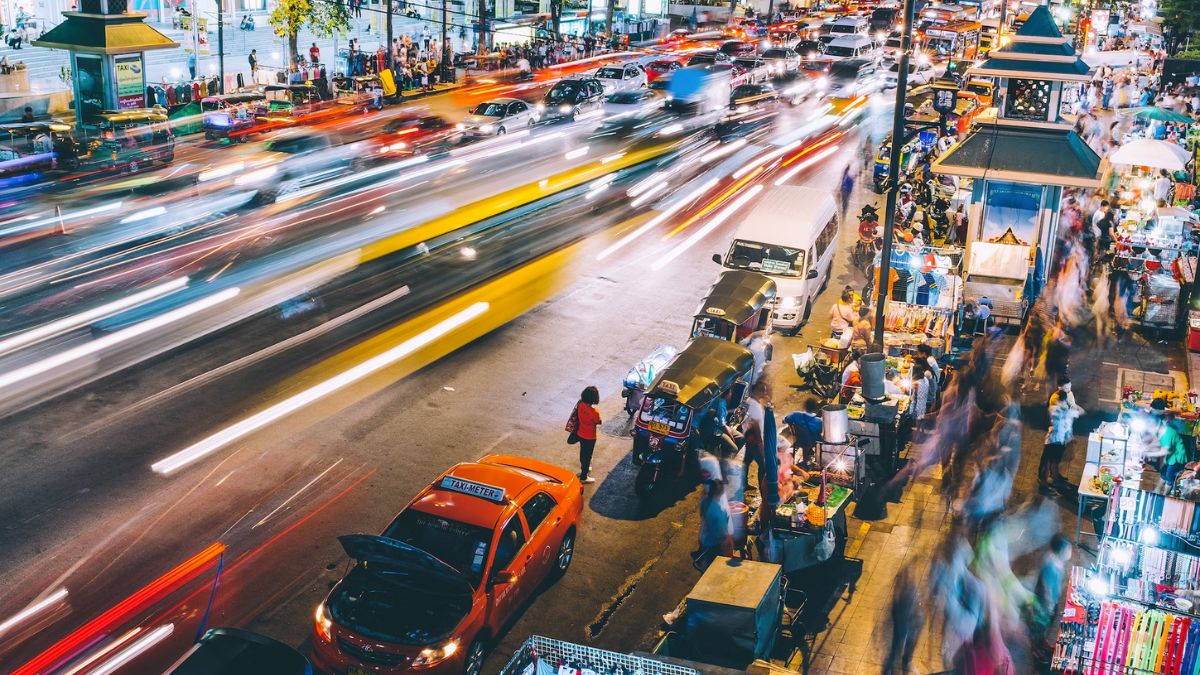 Day 1 Immerse In Bustling Thai Street By Night