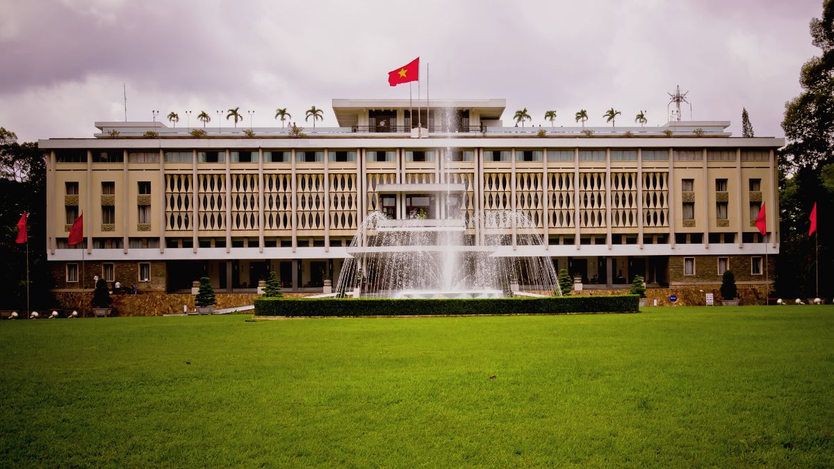 Day 8 Visit A Historical Site, Reunification Palace