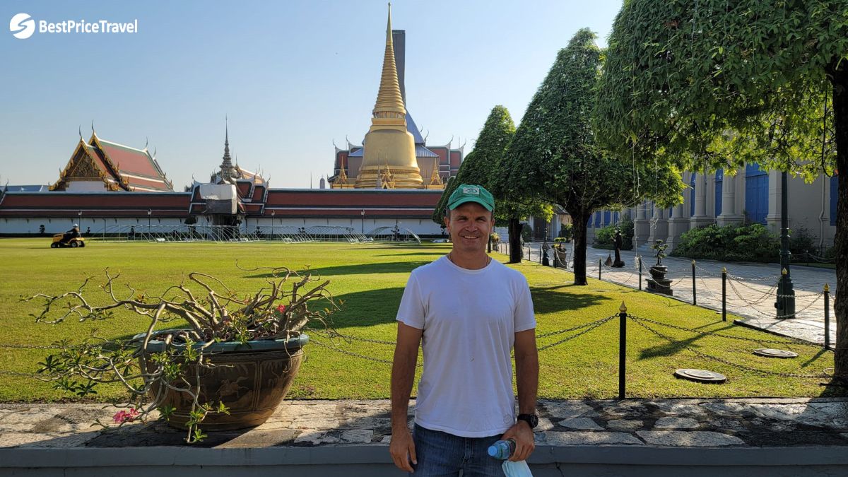 Visit The Grand Palace In Bangkok