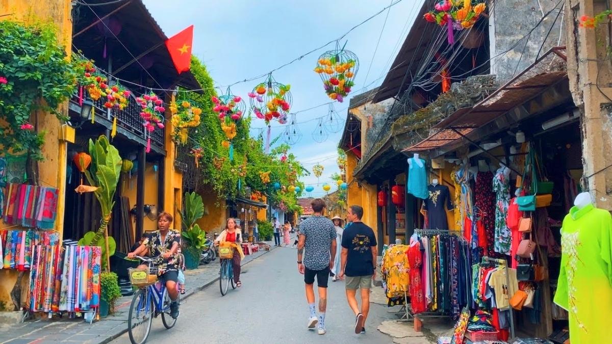 Exploring Some Narrow Streets In Hoi An Ancient Town